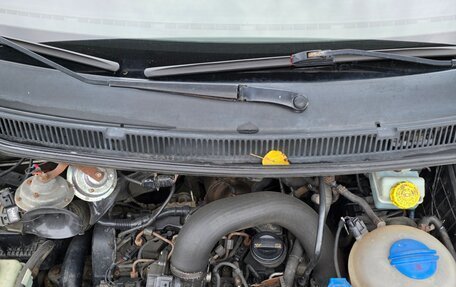 Volkswagen Caravelle T5, 2010 год, 1 550 000 рублей, 8 фотография