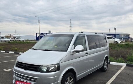 Volkswagen Caravelle T5, 2010 год, 1 550 000 рублей, 3 фотография