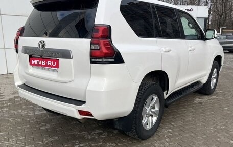 Toyota Land Cruiser Prado 150 рестайлинг 2, 2021 год, 4 450 000 рублей, 2 фотография