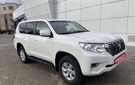 Toyota Land Cruiser Prado 150 рестайлинг 2, 2021 год, 4 450 000 рублей, 9 фотография