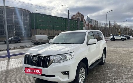 Toyota Land Cruiser Prado 150 рестайлинг 2, 2021 год, 4 450 000 рублей, 7 фотография