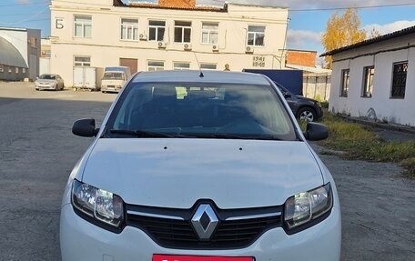 Renault Logan II, 2016 год, 680 000 рублей, 2 фотография