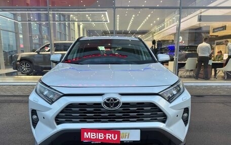 Toyota RAV4, 2019 год, 2 900 000 рублей, 5 фотография