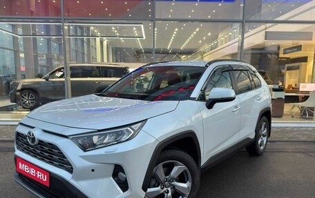 Toyota RAV4, 2019 год, 2 900 000 рублей, 4 фотография