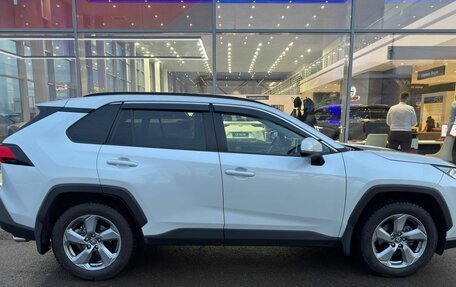 Toyota RAV4, 2019 год, 2 900 000 рублей, 8 фотография