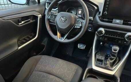 Toyota RAV4, 2019 год, 2 900 000 рублей, 14 фотография