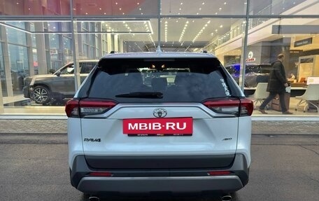 Toyota RAV4, 2019 год, 2 900 000 рублей, 10 фотография