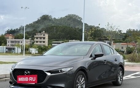 Mazda 3, 2021 год, 1 300 000 рублей, 3 фотография