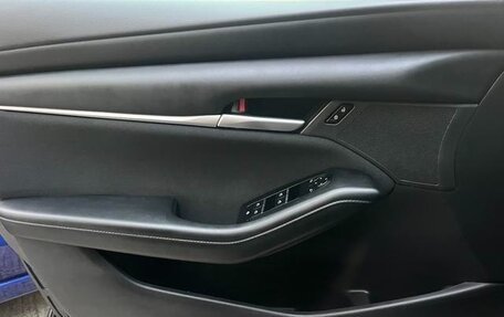 Mazda 3, 2021 год, 1 300 000 рублей, 15 фотография