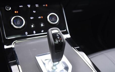 Land Rover Range Rover Evoque II, 2022 год, 2 700 000 рублей, 11 фотография