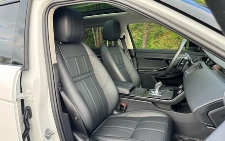 Land Rover Range Rover Evoque II, 2022 год, 2 700 000 рублей, 18 фотография