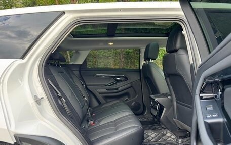 Land Rover Range Rover Evoque II, 2022 год, 2 700 000 рублей, 17 фотография