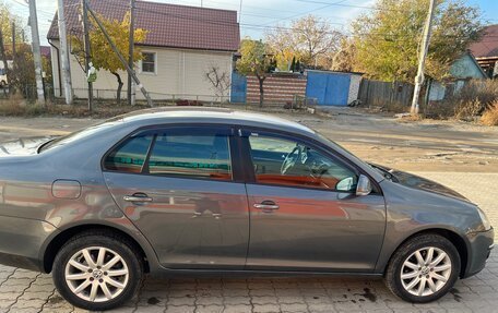 Volkswagen Jetta VI, 2010 год, 630 000 рублей, 3 фотография