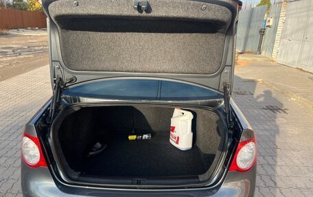 Volkswagen Jetta VI, 2010 год, 630 000 рублей, 13 фотография