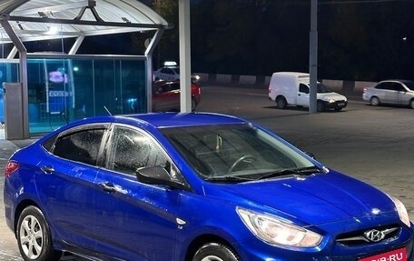 Hyundai Solaris II рестайлинг, 2013 год, 830 000 рублей, 3 фотография
