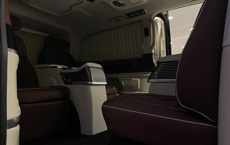 Mercedes-Benz V-Класс, 2023 год, 35 640 000 рублей, 2 фотография