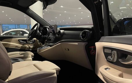 Mercedes-Benz V-Класс, 2023 год, 35 640 000 рублей, 4 фотография