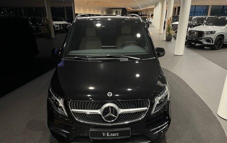 Mercedes-Benz V-Класс, 2023 год, 35 640 000 рублей, 8 фотография