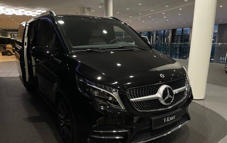 Mercedes-Benz V-Класс, 2023 год, 35 640 000 рублей, 9 фотография