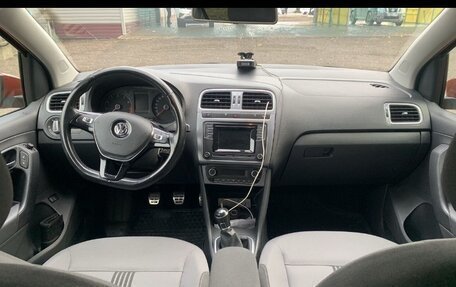 Volkswagen Polo VI (EU Market), 2016 год, 1 050 000 рублей, 7 фотография