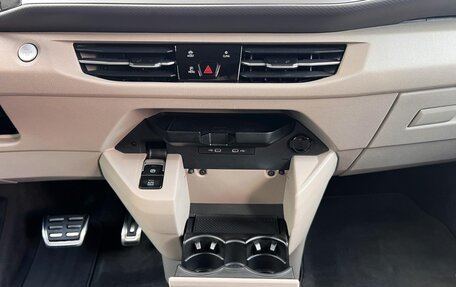 Volkswagen Multivan, 2025 год, 8 780 000 рублей, 17 фотография