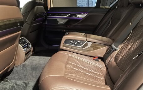 BMW 7 серия, 2021 год, 7 450 000 рублей, 14 фотография