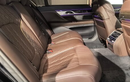 BMW 7 серия, 2021 год, 7 450 000 рублей, 17 фотография