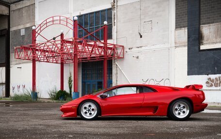Lamborghini Diablo, 1992 год, 35 500 000 рублей, 4 фотография