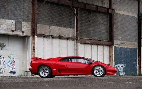 Lamborghini Diablo, 1992 год, 35 500 000 рублей, 7 фотография