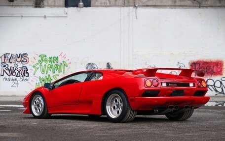 Lamborghini Diablo, 1992 год, 35 500 000 рублей, 11 фотография
