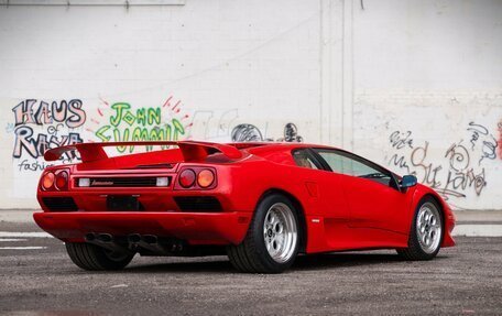 Lamborghini Diablo, 1992 год, 35 500 000 рублей, 9 фотография