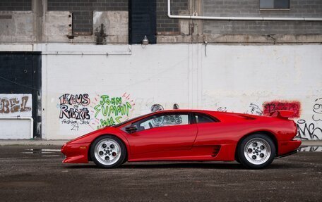 Lamborghini Diablo, 1992 год, 35 500 000 рублей, 12 фотография