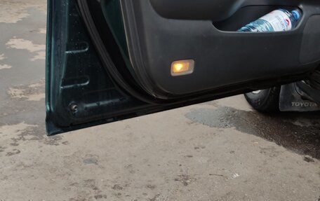 Toyota Avensis III рестайлинг, 2003 год, 670 000 рублей, 4 фотография