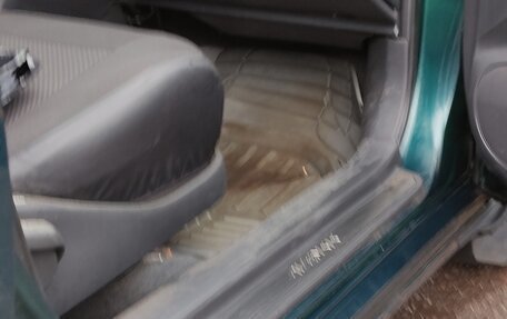 Toyota Avensis III рестайлинг, 2003 год, 670 000 рублей, 16 фотография