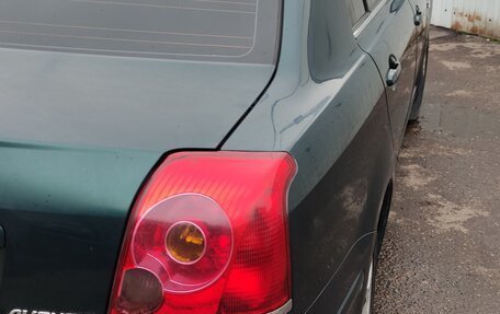 Toyota Avensis III рестайлинг, 2003 год, 670 000 рублей, 21 фотография