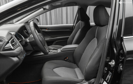 Toyota Camry, 2021 год, 2 450 000 рублей, 11 фотография