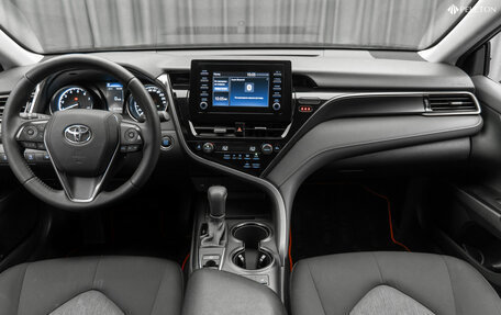 Toyota Camry, 2021 год, 2 450 000 рублей, 10 фотография