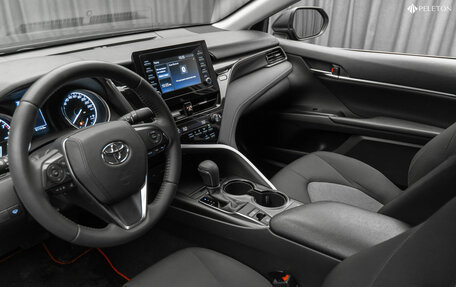 Toyota Camry, 2021 год, 2 450 000 рублей, 17 фотография