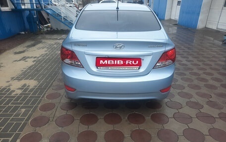 Hyundai Solaris II рестайлинг, 2011 год, 870 000 рублей, 1 фотография