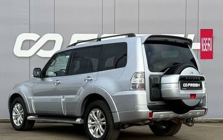 Mitsubishi Pajero IV, 2011 год, 2 020 000 рублей, 2 фотография