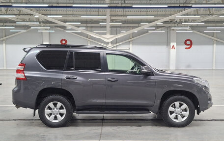 Toyota Land Cruiser Prado 150 рестайлинг 2, 2015 год, 2 950 000 рублей, 8 фотография