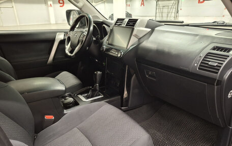 Toyota Land Cruiser Prado 150 рестайлинг 2, 2015 год, 2 950 000 рублей, 15 фотография