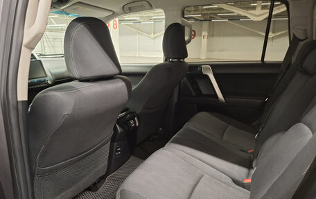 Toyota Land Cruiser Prado 150 рестайлинг 2, 2015 год, 2 950 000 рублей, 16 фотография