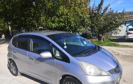 Honda Fit III, 2009 год, 650 000 рублей, 1 фотография