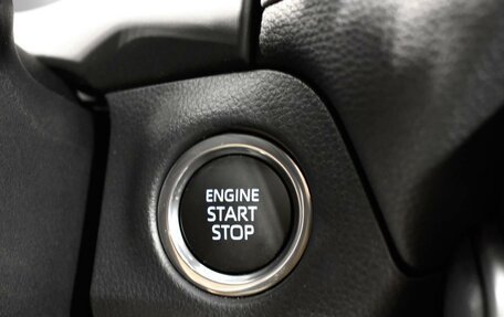 Toyota RAV4, 2025 год, 4 389 000 рублей, 24 фотография