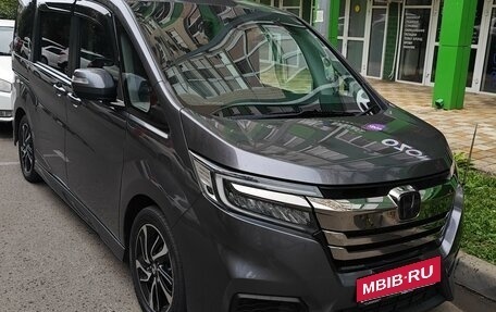 Honda Stepwgn IV, 2019 год, 2 240 000 рублей, 3 фотография