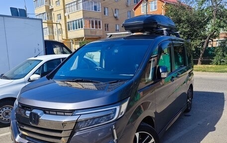 Honda Stepwgn IV, 2019 год, 2 240 000 рублей, 2 фотография