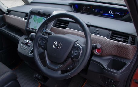 Honda Freed II, 2021 год, 2 369 000 рублей, 5 фотография