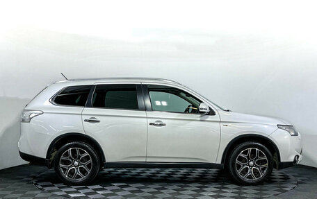Mitsubishi Outlander III рестайлинг 3, 2014 год, 1 847 000 рублей, 4 фотография