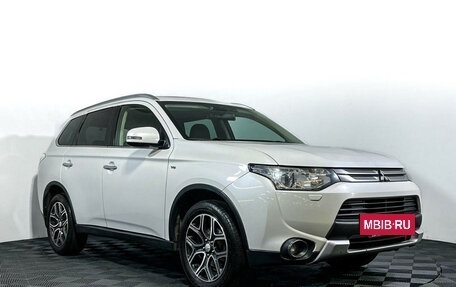Mitsubishi Outlander III рестайлинг 3, 2014 год, 1 847 000 рублей, 3 фотография
